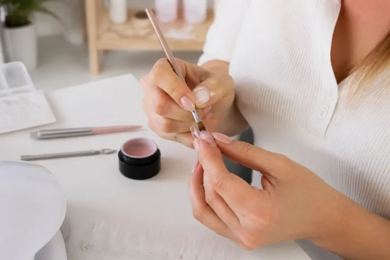 Comment faire des ongles en gel avec capsule étape par étape ?