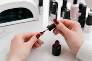 Comment poser son vernis semi-permanent étape par étape ?