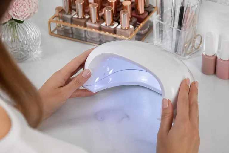 Comment faire une french manucure au gel impeccable chez soi ?