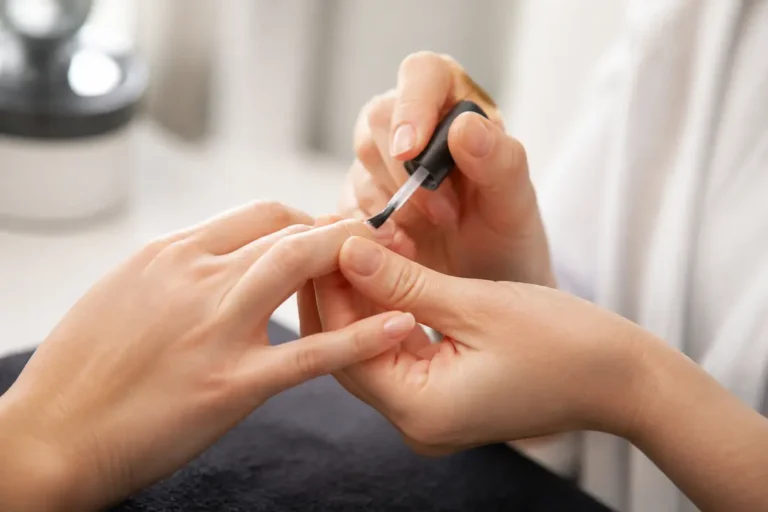 Le gel polish, c'est quoi au juste ? Définition et secrets