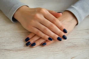 Quelle couleur de vernis choisir pour affiner vos doigts ?